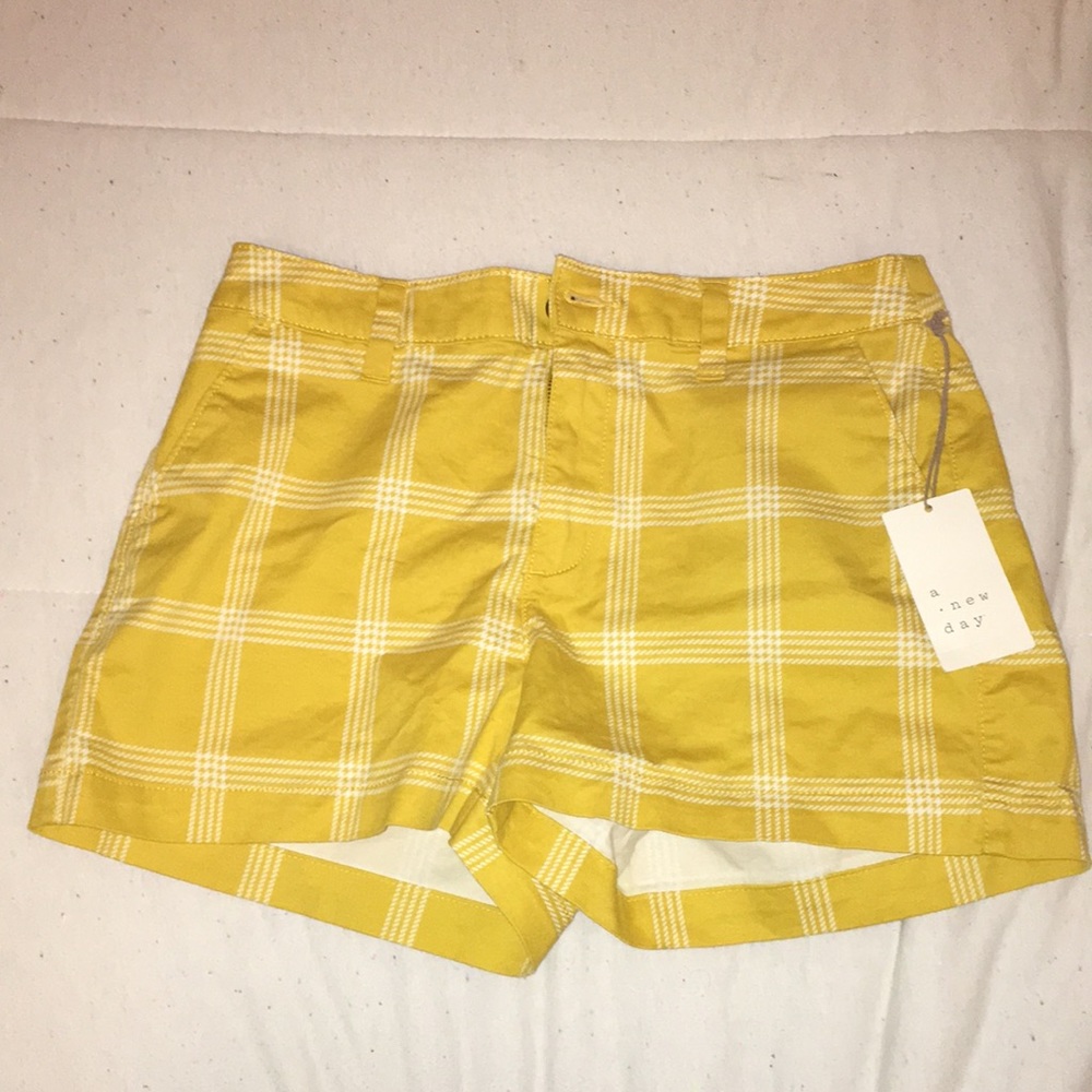 High waisted patterned shorts